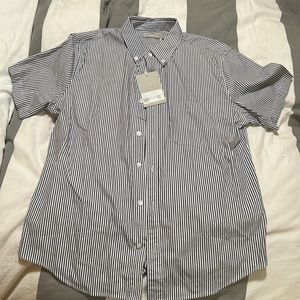 Everlane short sleeve button down shirt